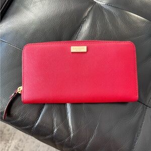 ♠️Kate Spade Newbury Lane “Neda” Wallet – Pillbox Red (617)